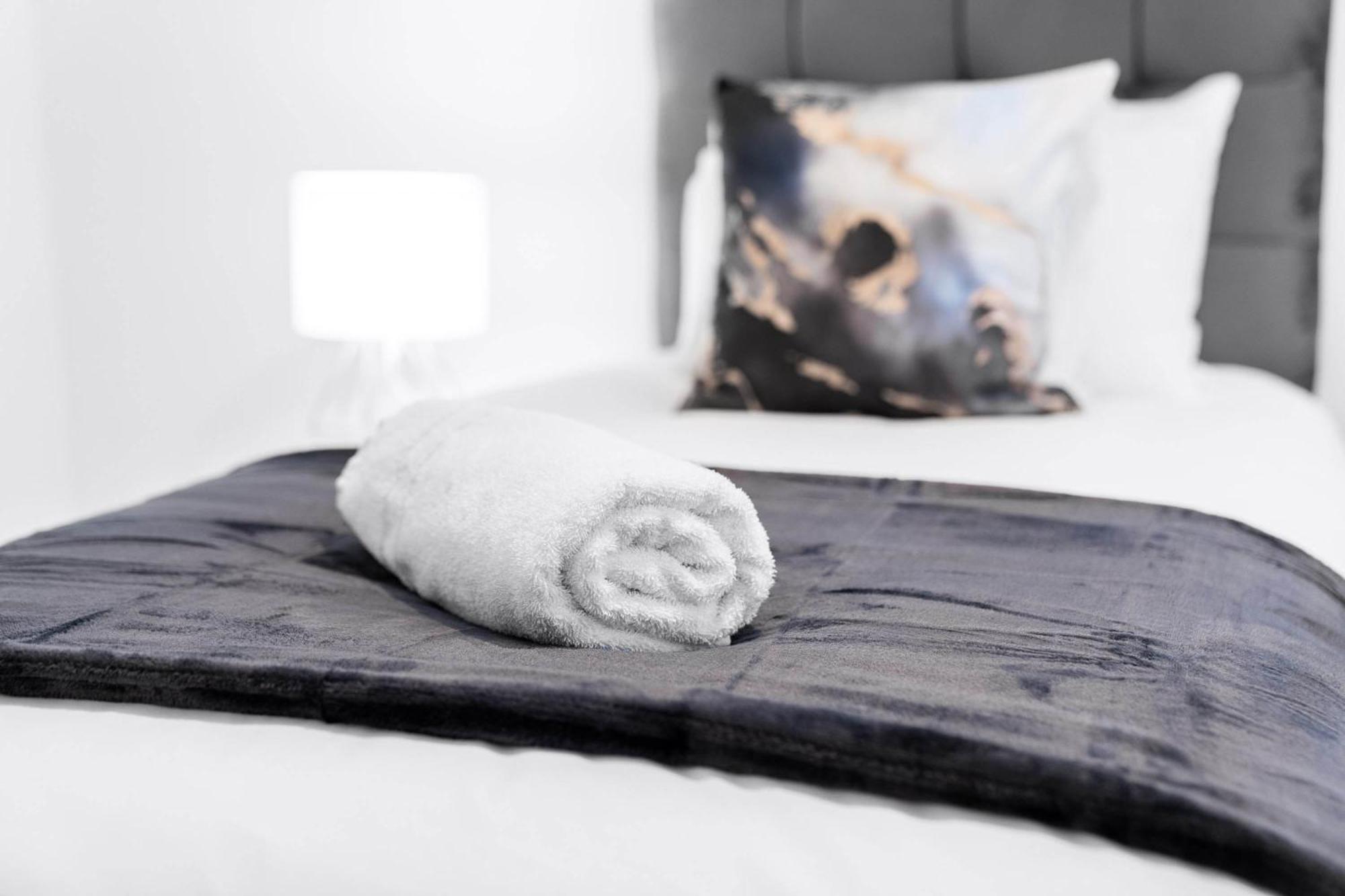 Luxury Apartment - 2 Bedrooms - Balcony - Parking - Netflix - Wifi - 7Mc Birmingham Buitenkant foto