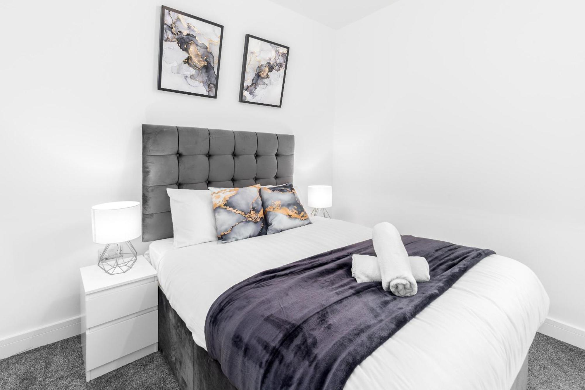 Luxury Apartment - 2 Bedrooms - Balcony - Parking - Netflix - Wifi - 7Mc Birmingham Buitenkant foto